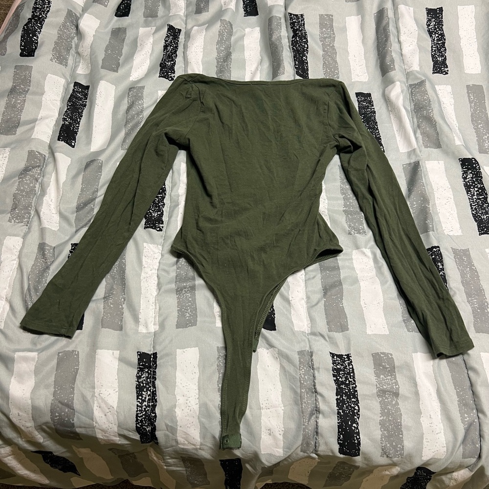 Low necked green bodysuit